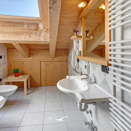 Apartment Dei App 5 *